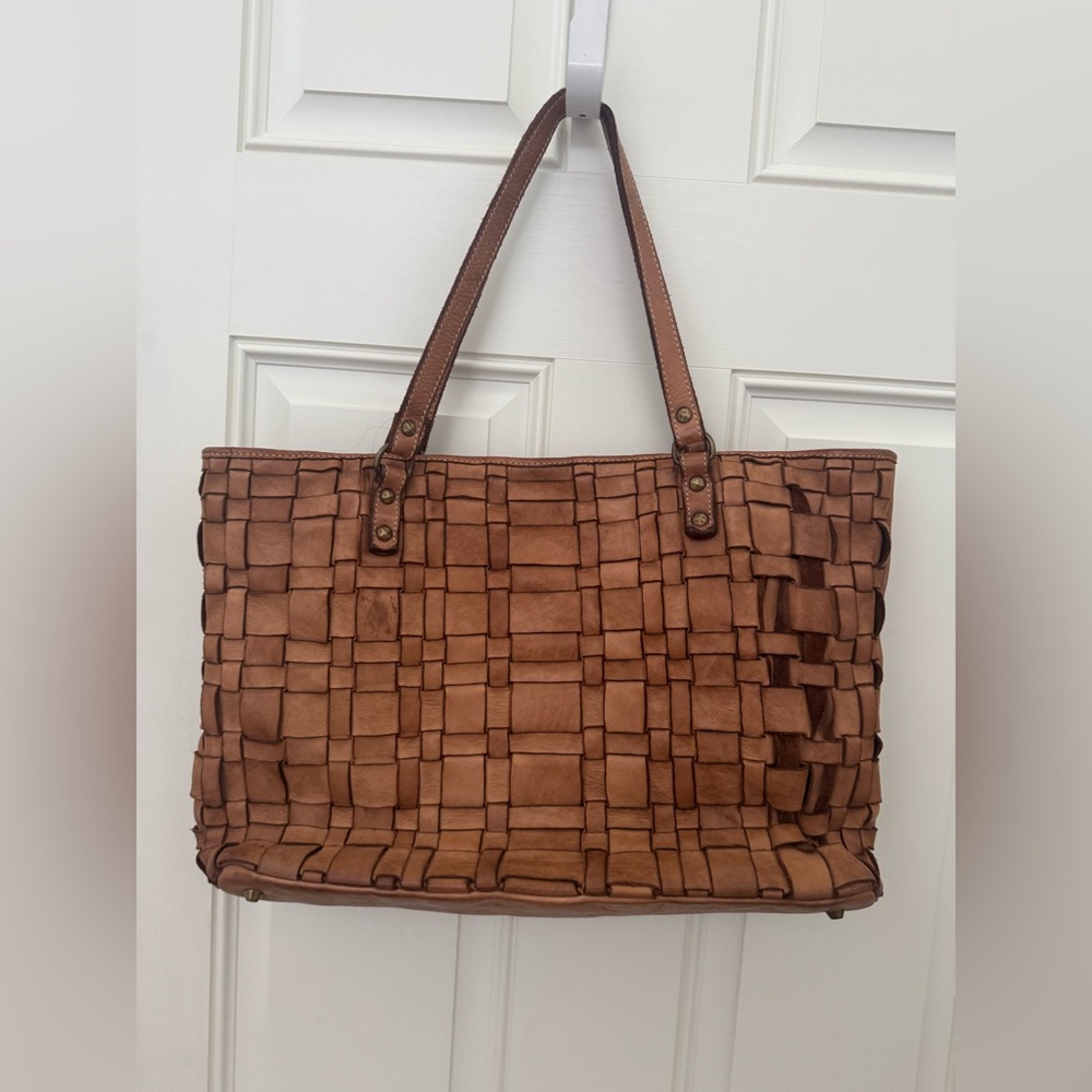 Costanza Rota Shoulder Tan Woven Leather Handbag